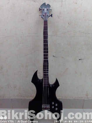 Bass guiter